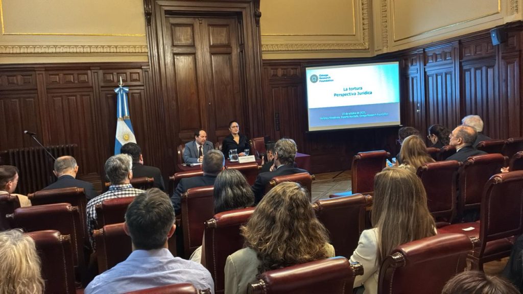 Verónica Hinestroza participa en el encuentro interdisciplinario sobre el Protocolo de Estambul